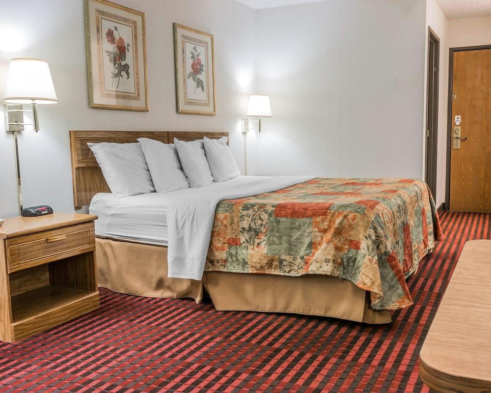 Rodeway Inn Coopersville Exterior foto