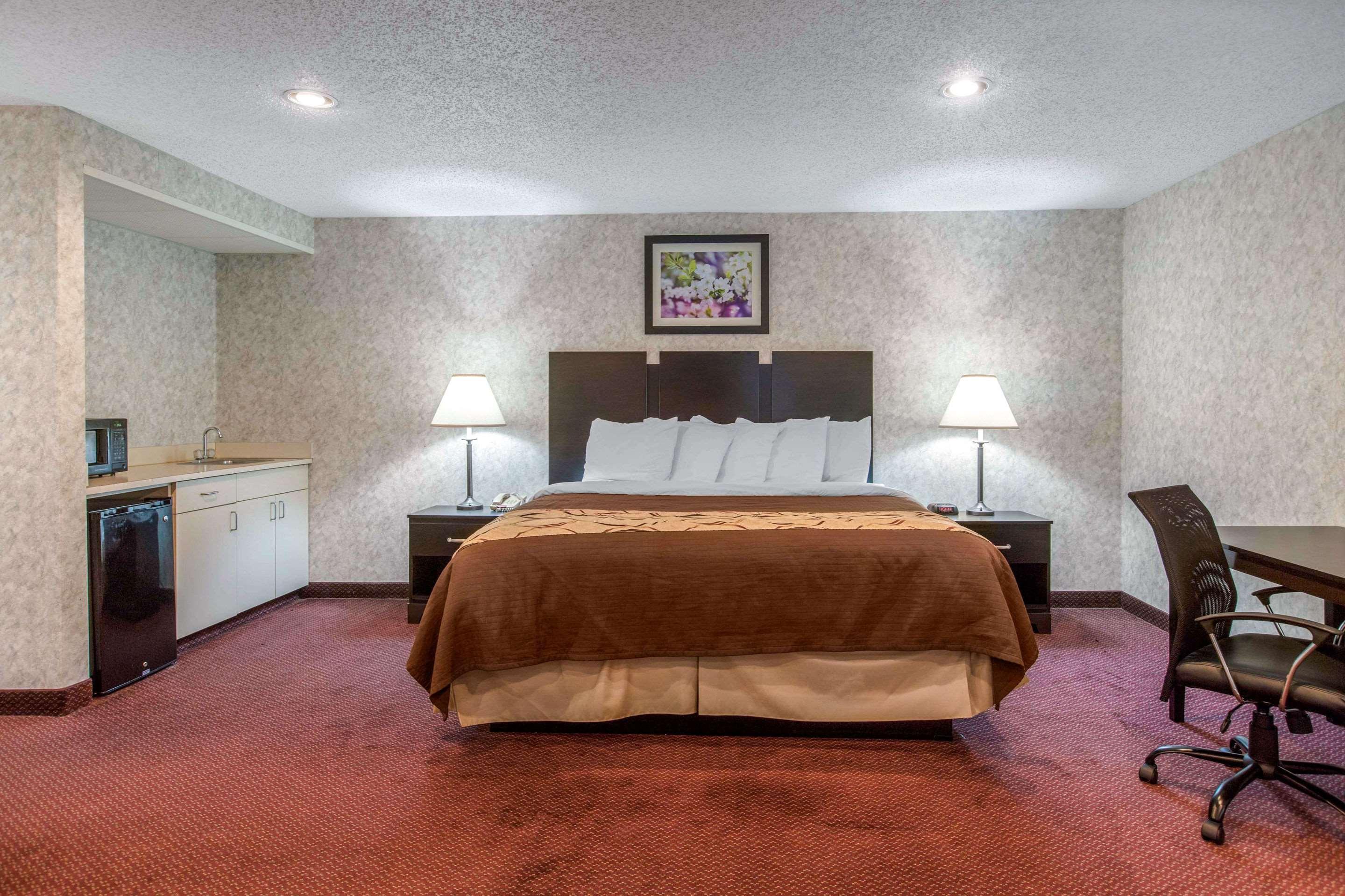 Rodeway Inn Coopersville Exterior foto