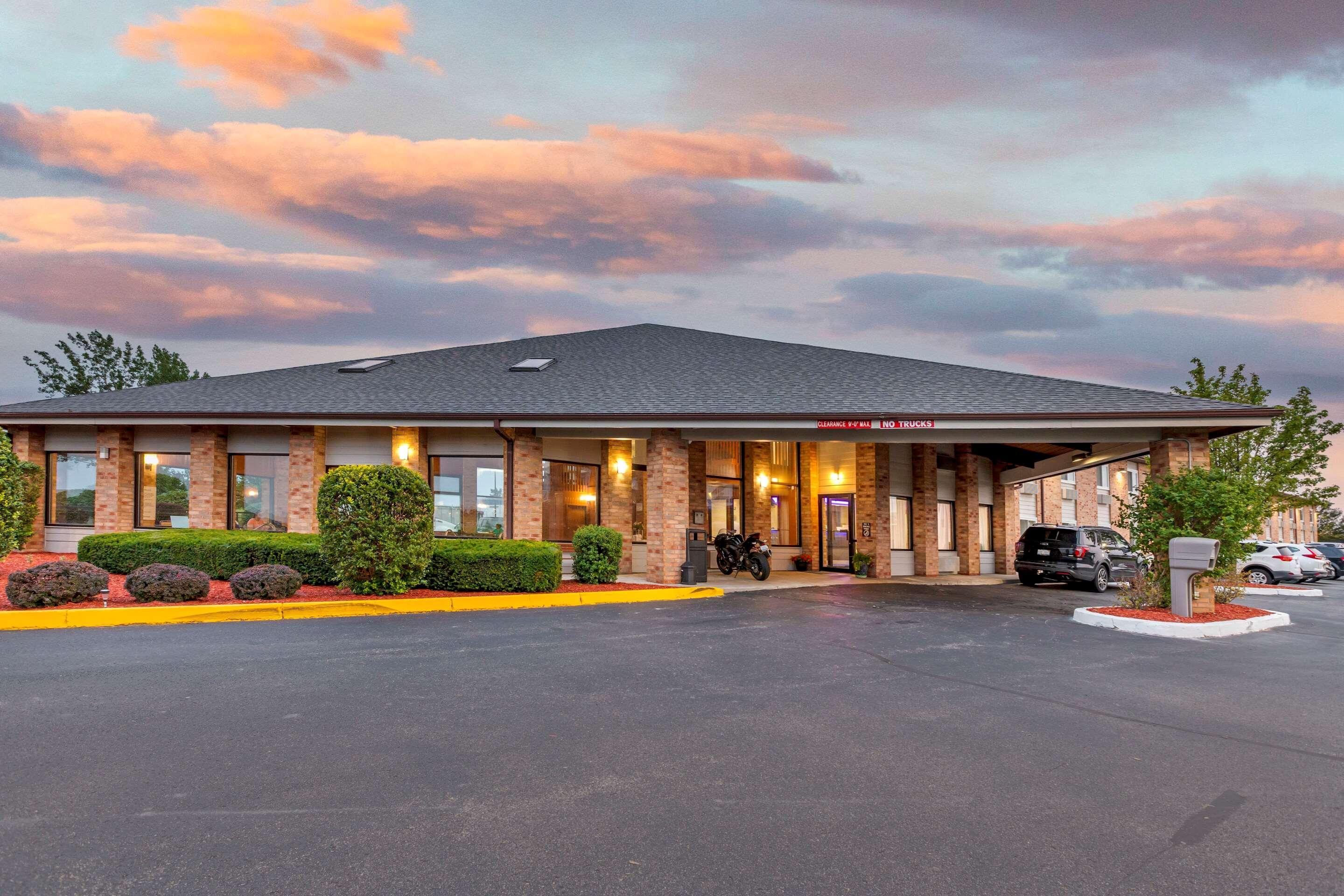Rodeway Inn Coopersville Exterior foto