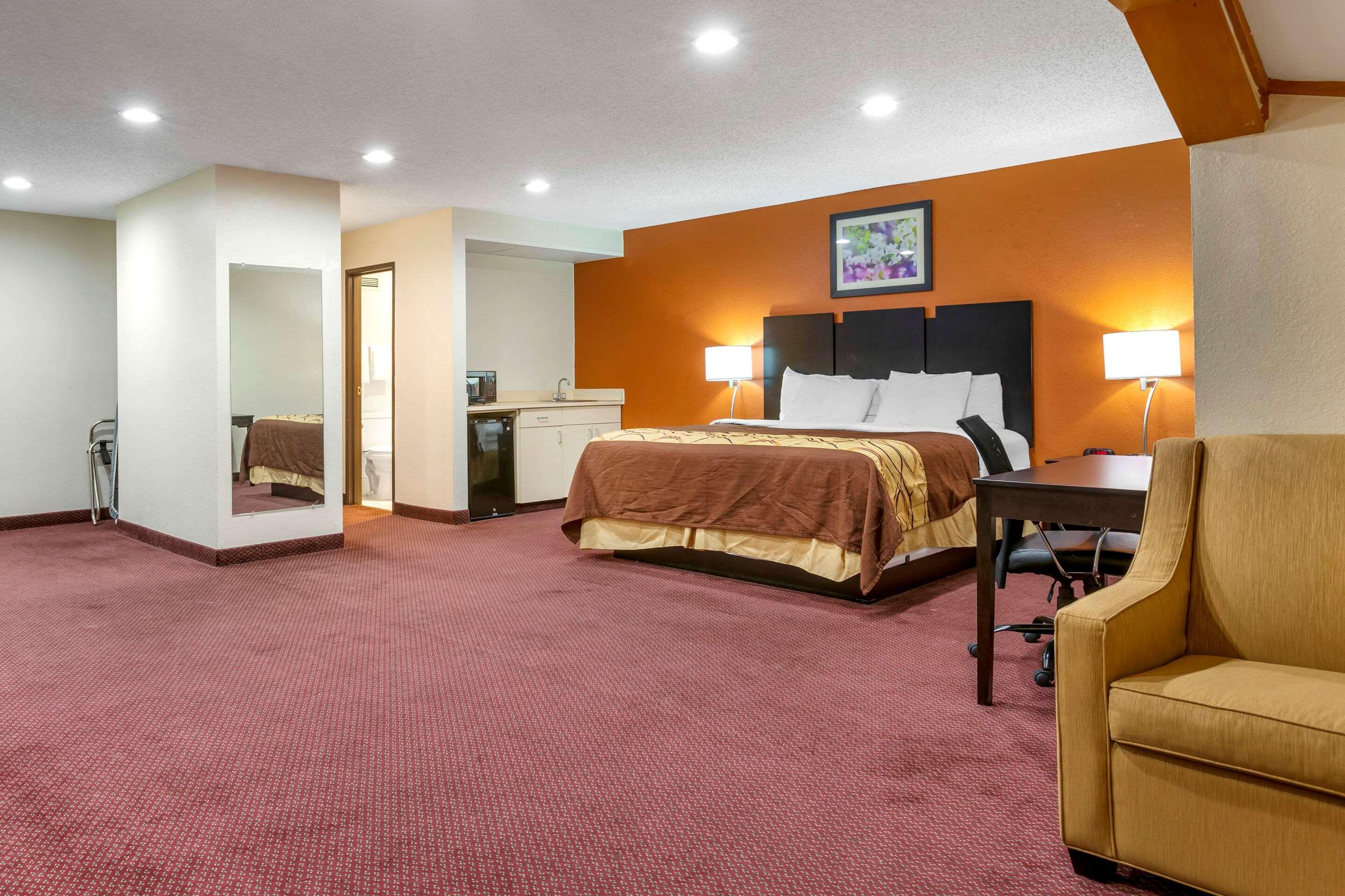 Rodeway Inn Coopersville Exterior foto