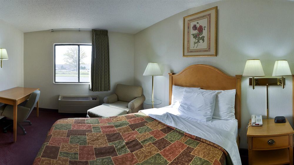 Rodeway Inn Coopersville Exterior foto